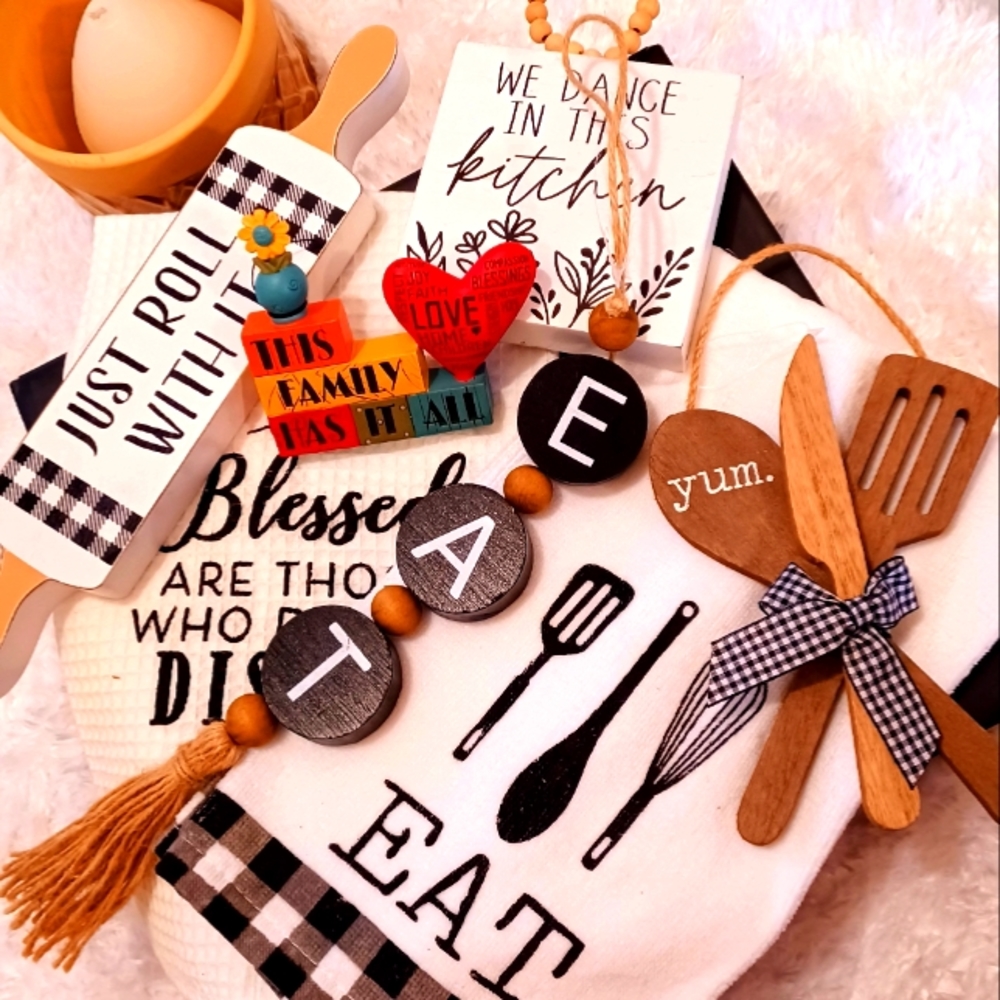 HOBBY LOBBY! NWT* 7-PIECE BLACK & WHITE KITCHEN SET!